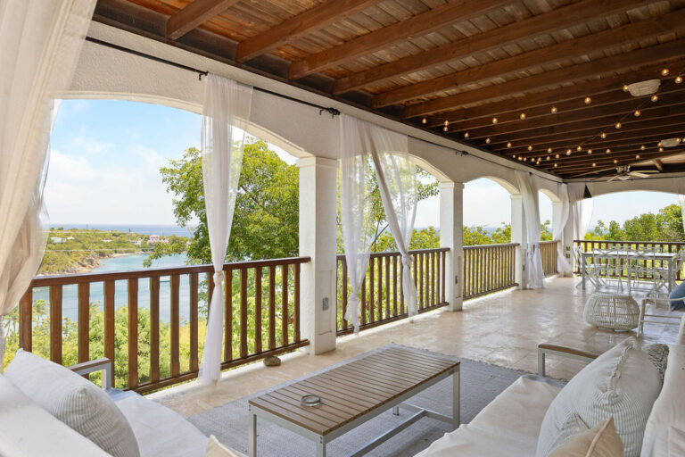 St Thomas Wedding Venue vs Resort Weddings, What Couples Should Know